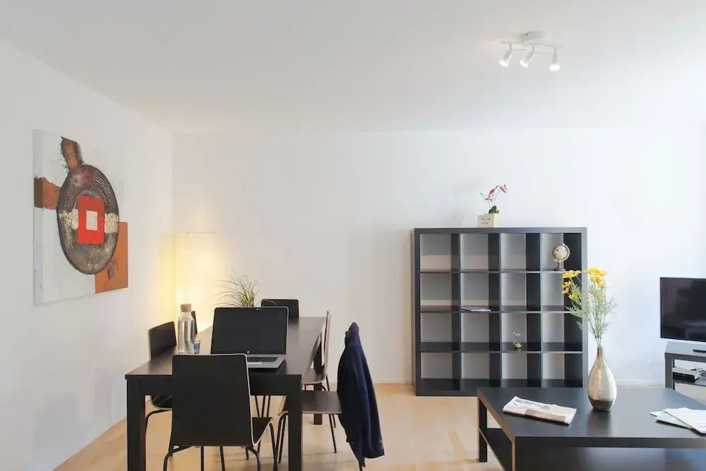 Zh Kreuzplatz I Hitrental Apartment