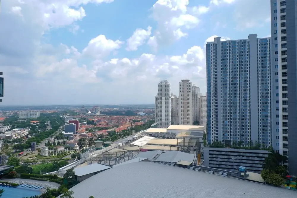 Luxurious Studio Apartment At La Riz Supermall Mansion