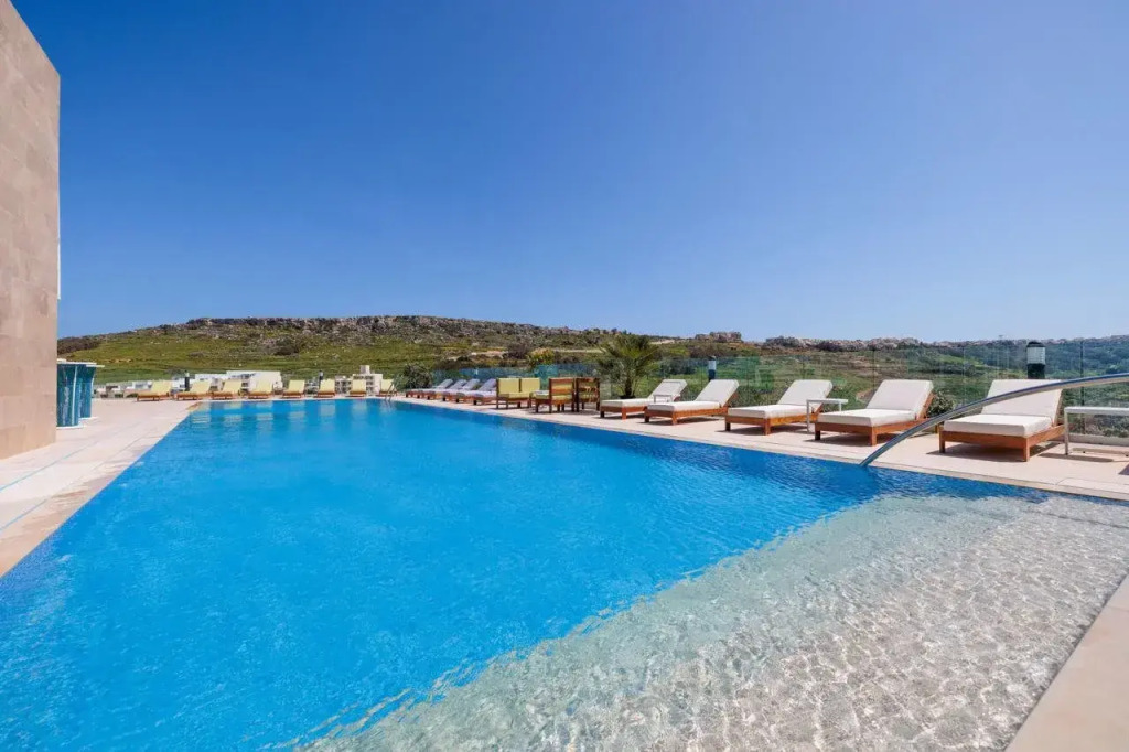 Reef Hotel & Spa
