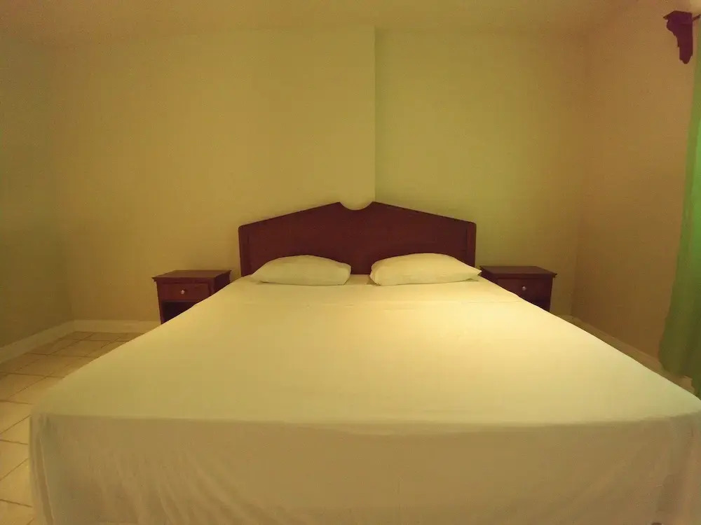 Pinneys Beach Hotel Nevis