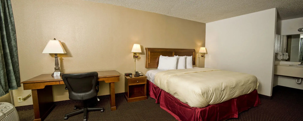 Express Inn & Suites