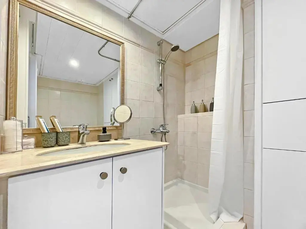 180  SEAVIEW Apt. right on famous beach promenade