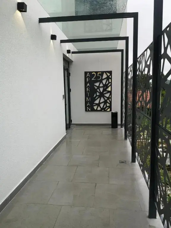Apartman 25
