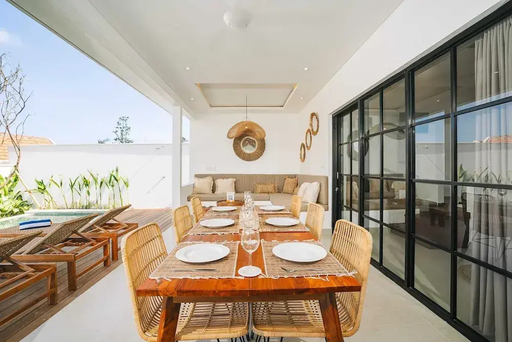 Villa L at Seseh - 2BR Private Luxury Oasis next to the Beach