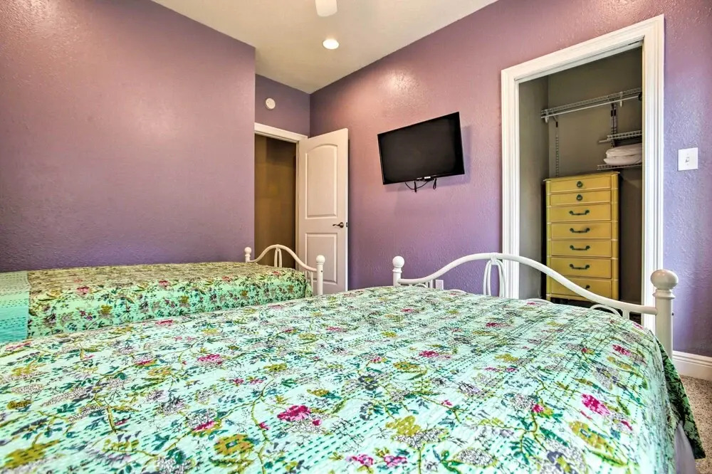 Waveland Family House, 4-minute Drive to the Beach