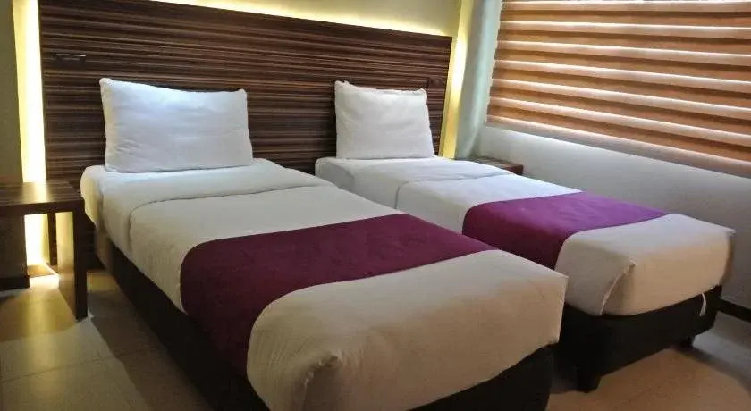 Abagatan Ti Manila