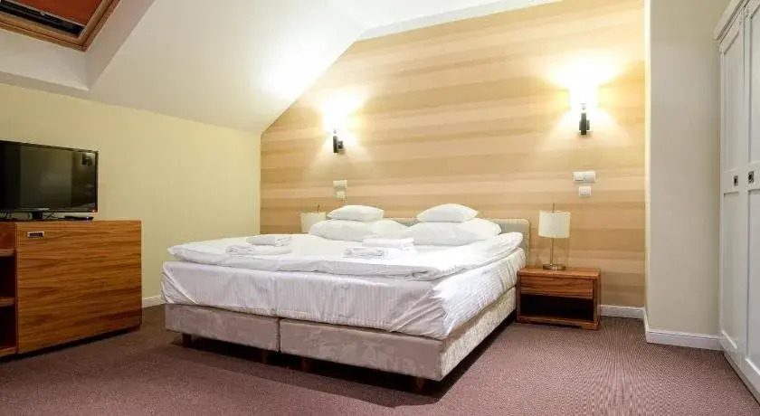 Hotel Lord Krosno