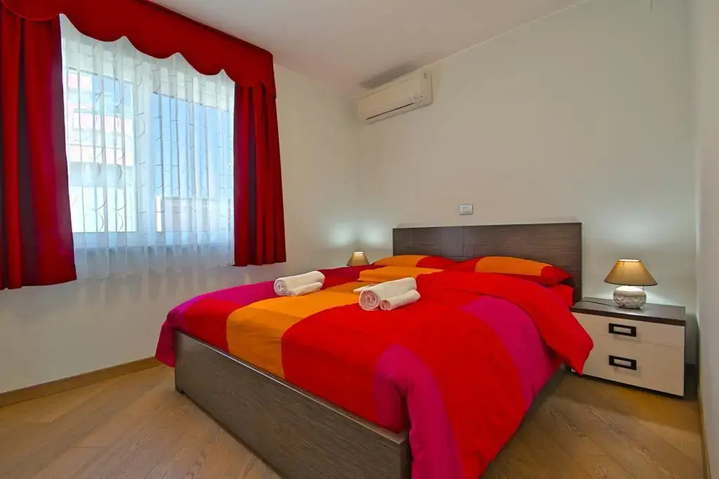 Apartments Riva-Interauto