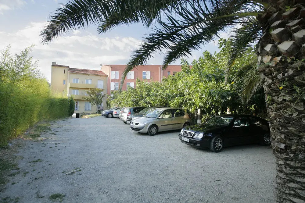Inter-hotel Le Grillon Dor
