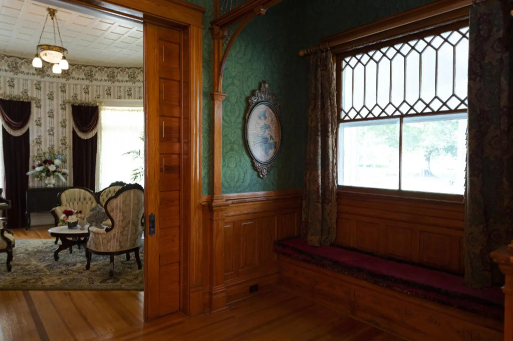 Captain Henderson House