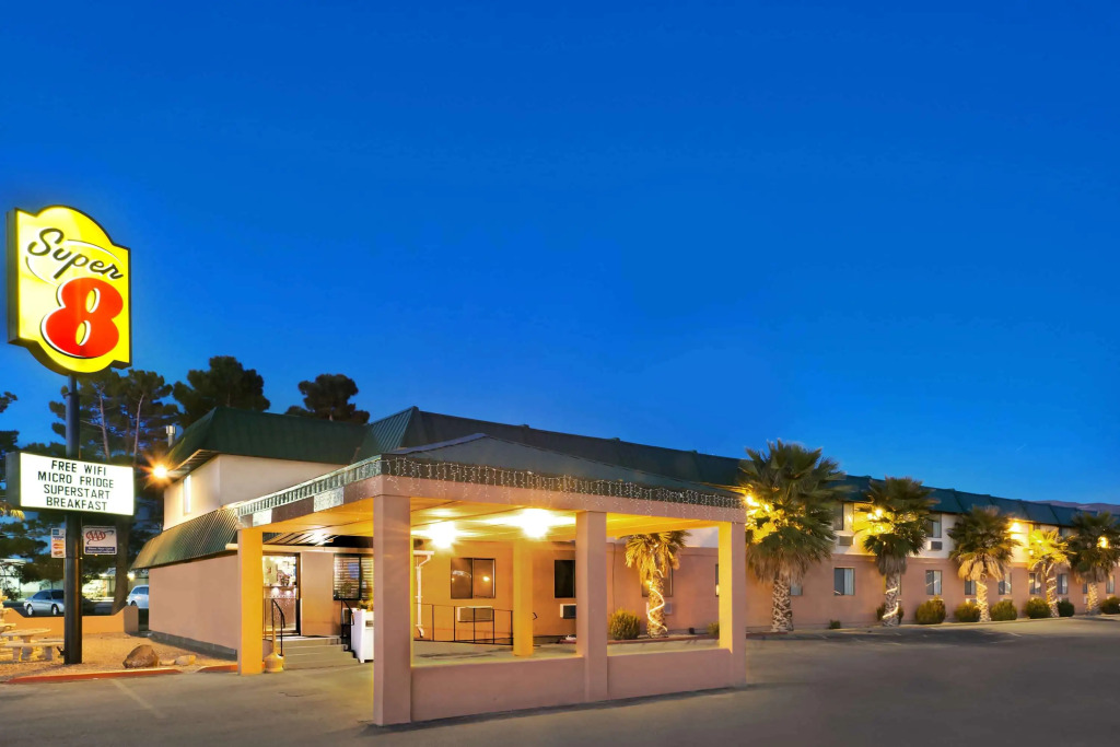 Super 8 by Wyndham Alamogordo - White Sands