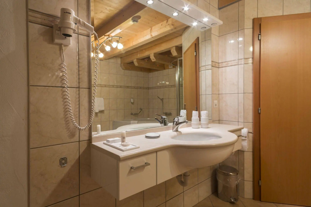 Zermatt Budget Rooms at Alpen Resort, Spa & Dining