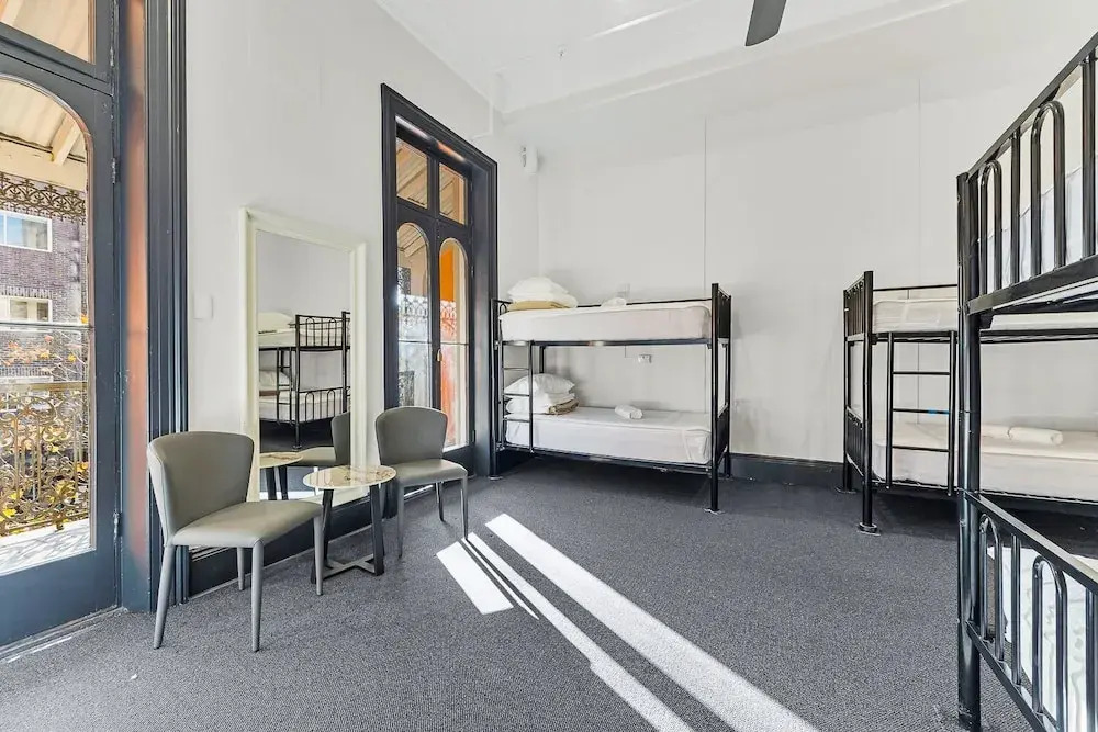 London Plane Backpackers