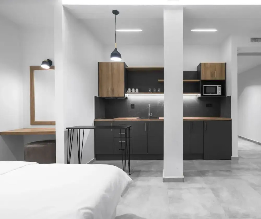 Pantheon, Nilie Hospitality MGMT