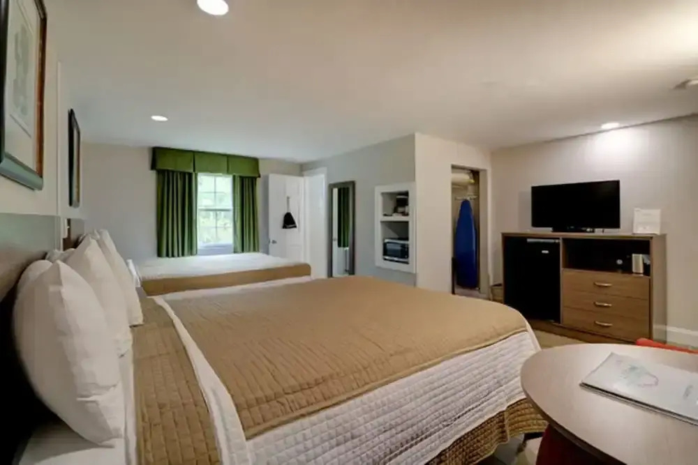 Skaket Beach Motel