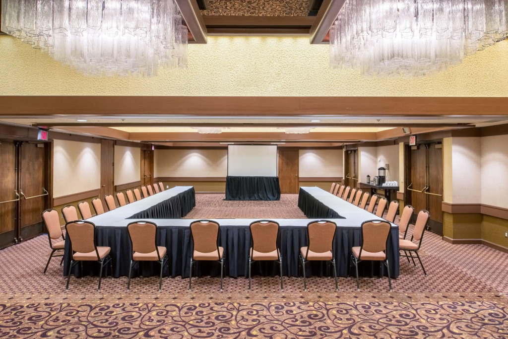 Red Lion Hotel Pasco Airport & Conference Center