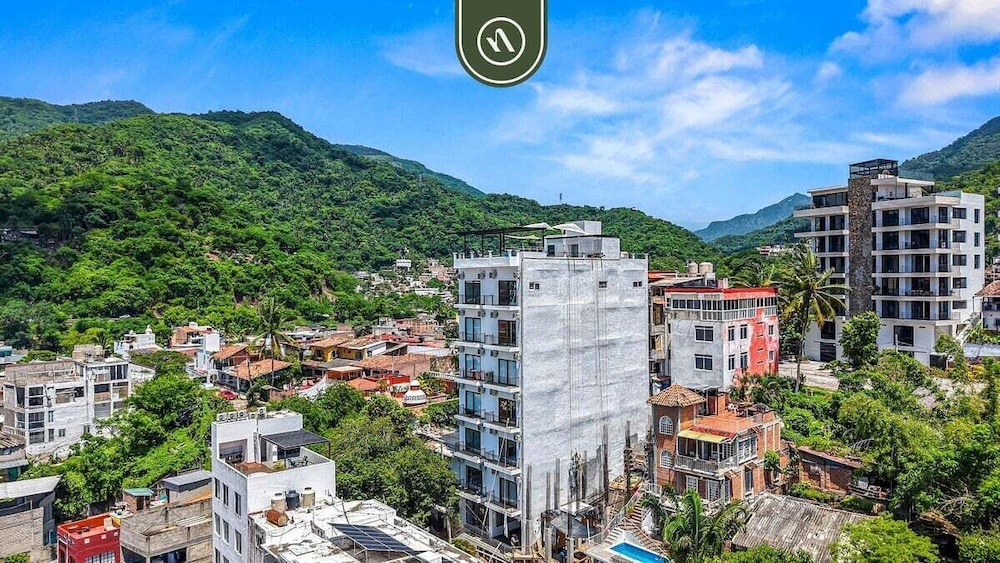 New 1 BR Condo - Rooftop Pool - Oceanview