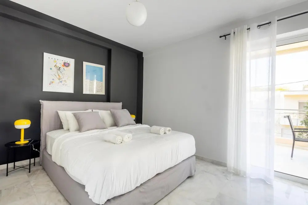Kotzia 25 in Alimos With 3 Bedrooms and 1 Bathrooms
