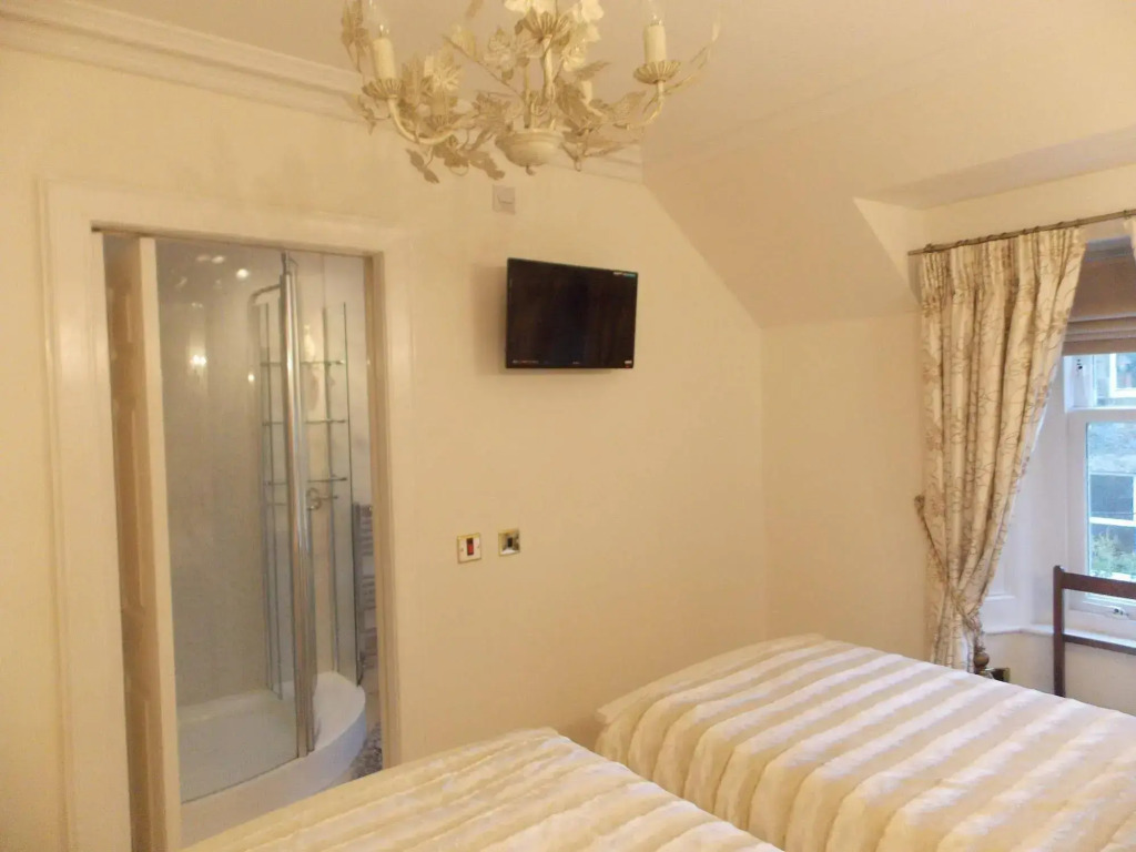 High Cliff Guest House