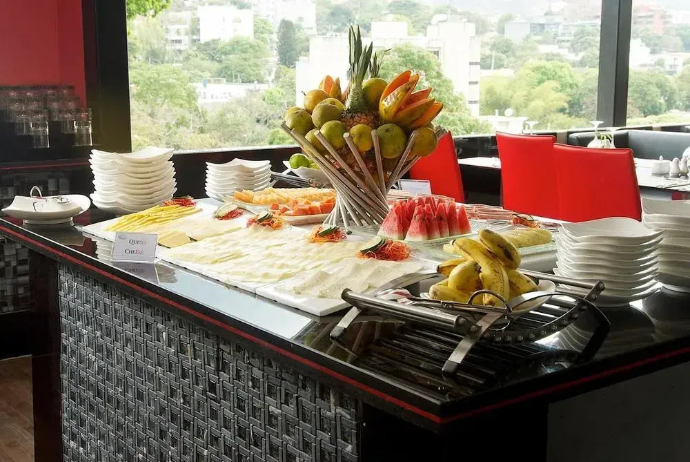 Altamira Village Hotel & Suites