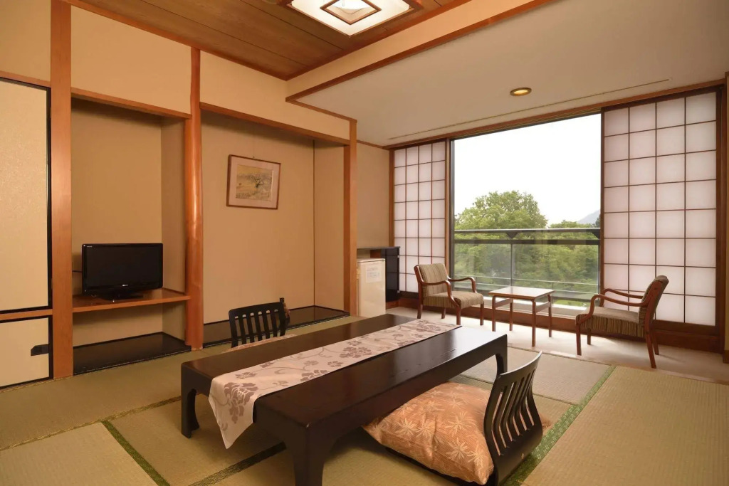 Hakone Mori no Seseragi