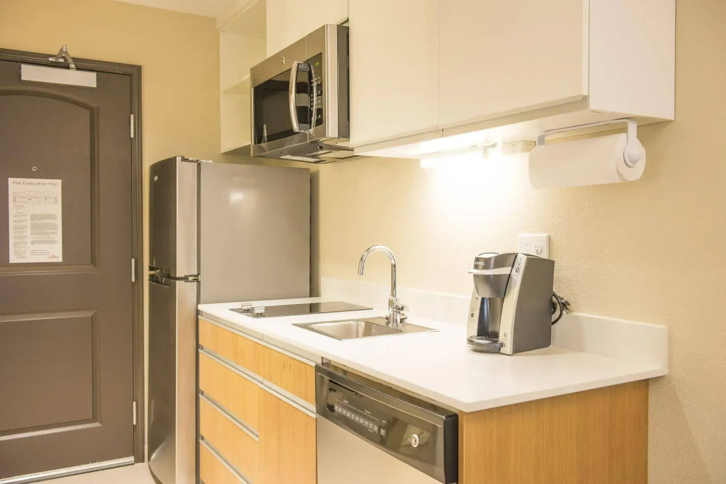 Hawthorn Suites by Wyndham Fargo