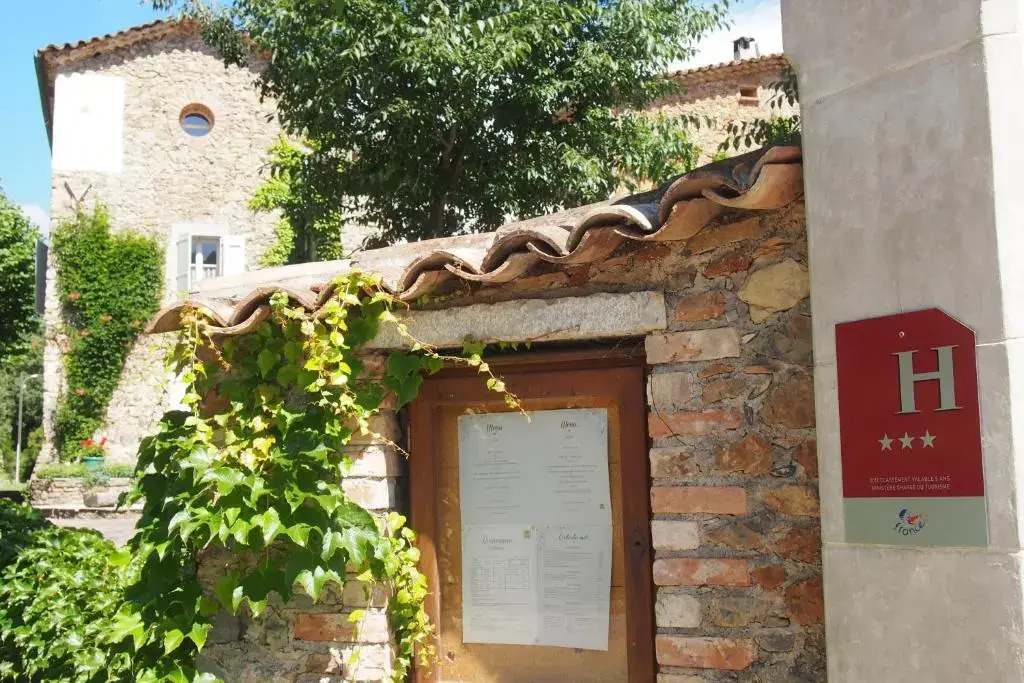 Logis Hôtel Restaurant Le Pradinas