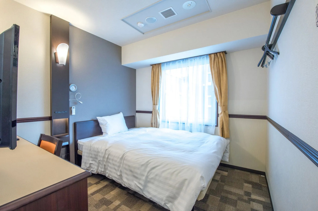Toyoko Inn Shin-osaka Higashi-mikuni Ekimae