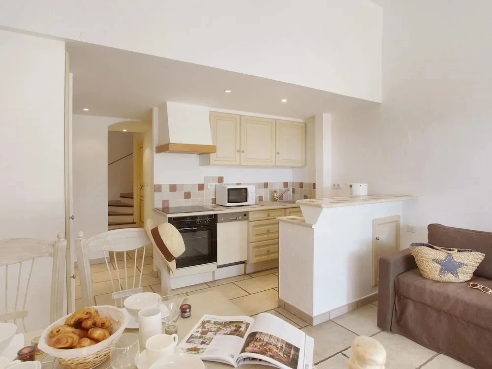 Maisonette in Gordes Near Vaucluse Hills