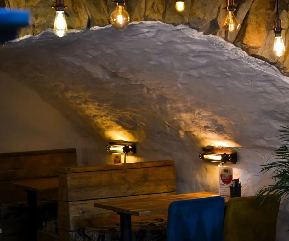 The Golden Fleece Inn