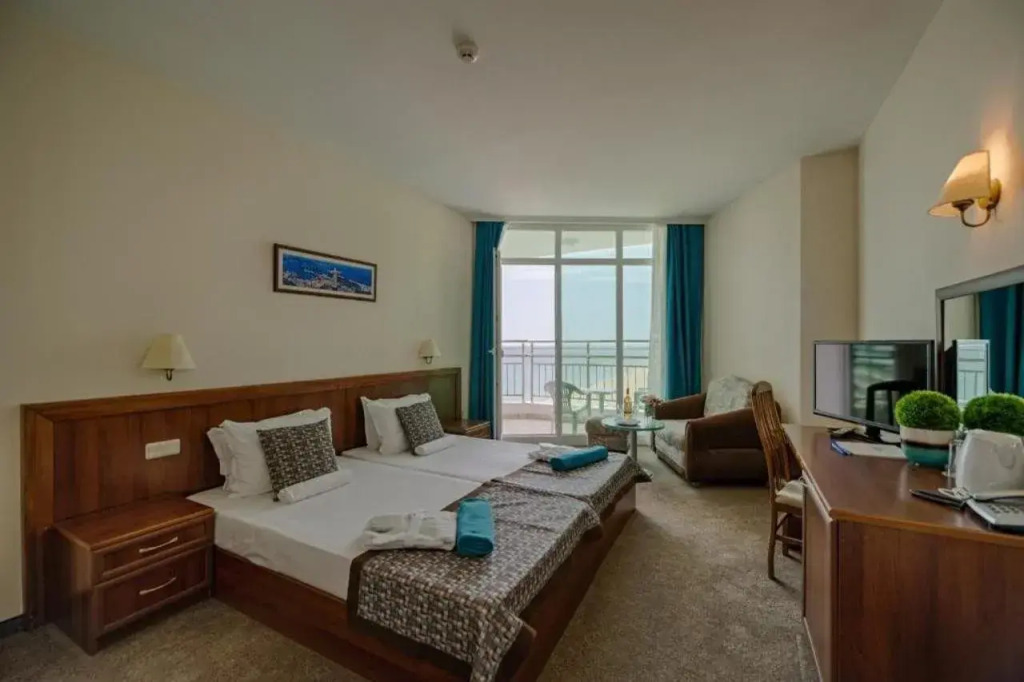 Berlin Golden Beach Hotel