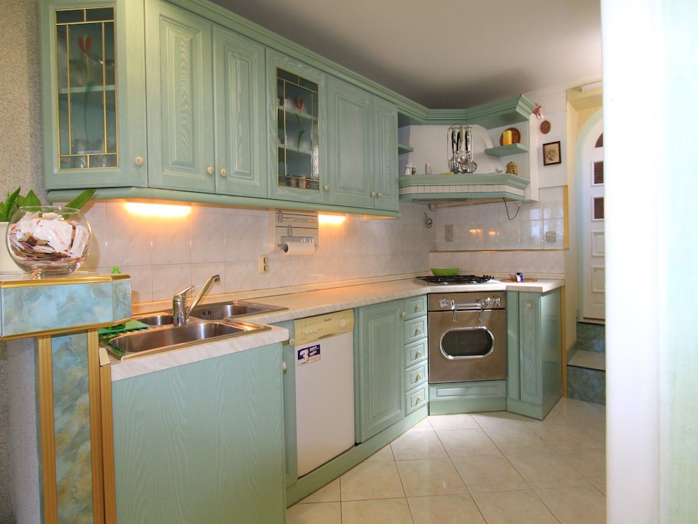 Apartment Colic