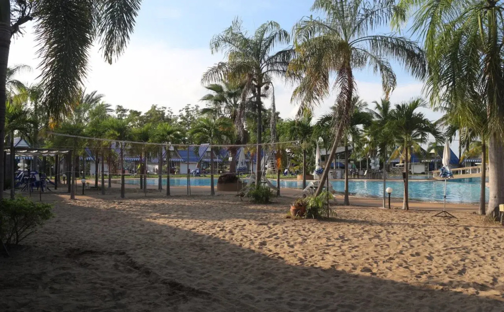 Castle Howchow Beach Resort Hotel