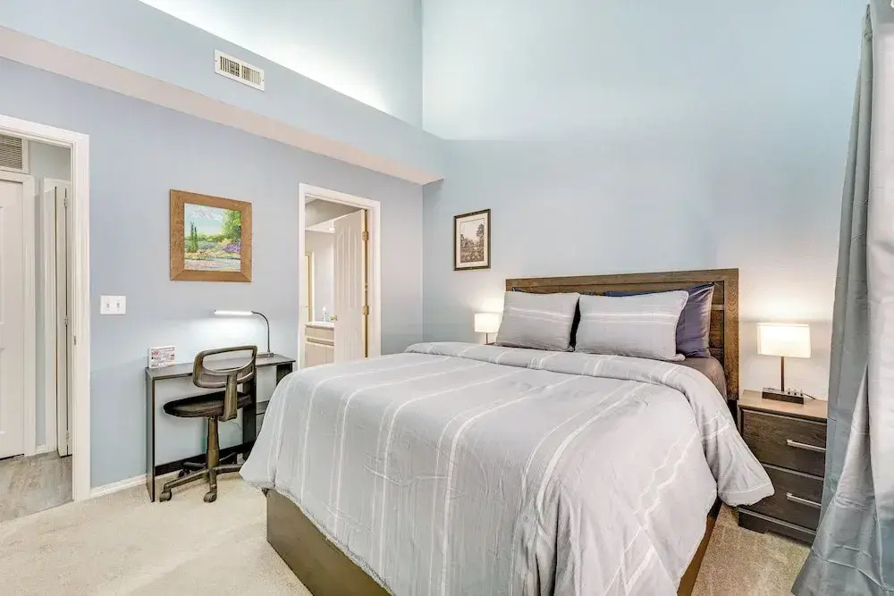 Updated Branson Condo w/ Lake Taneycomo Views!
