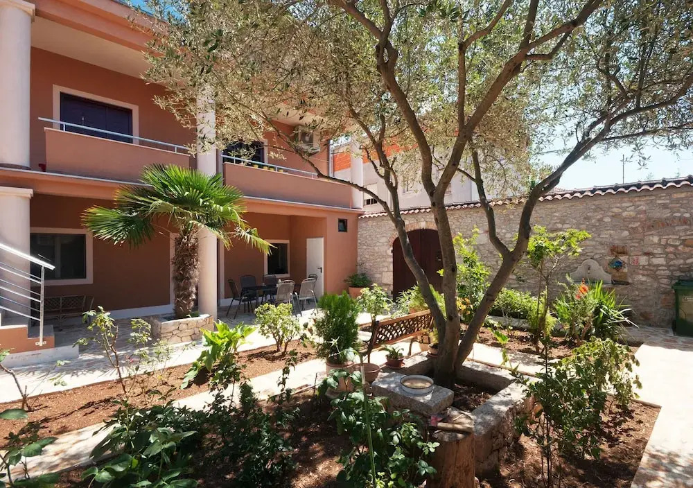 Ravelin Apartments