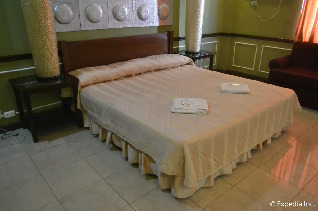 Tagaytay Country Hotel