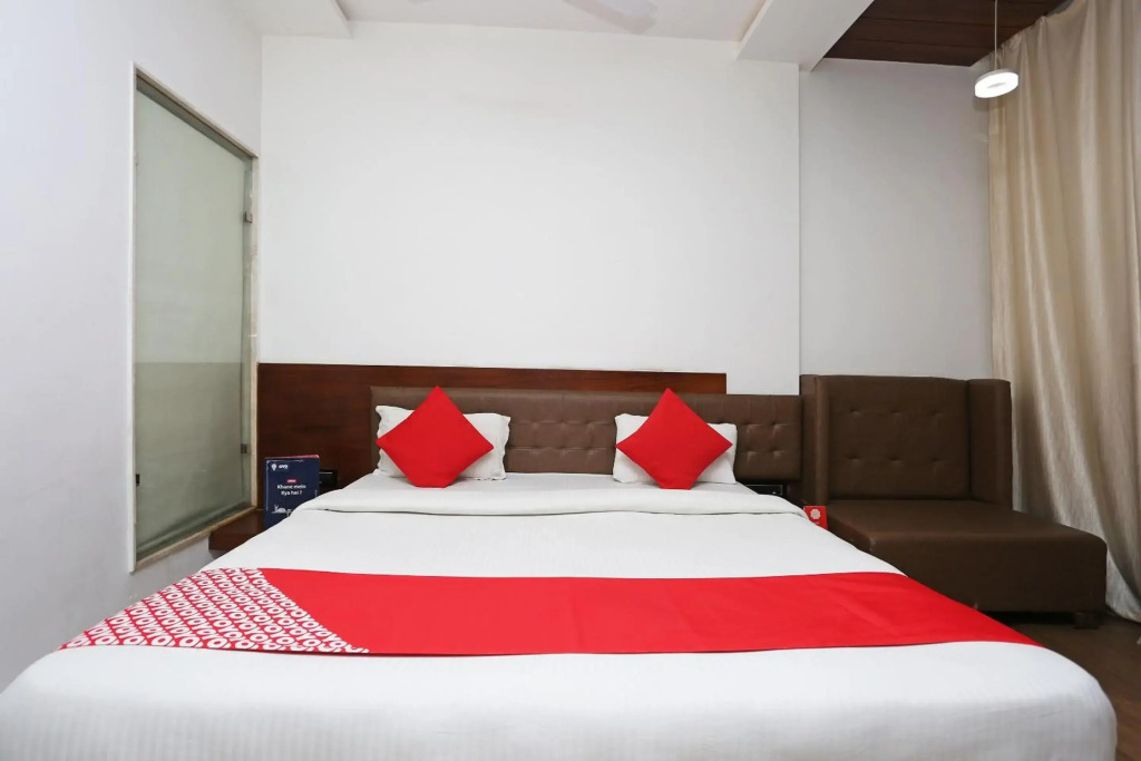 OYO 8561 Hotel Sun Park
