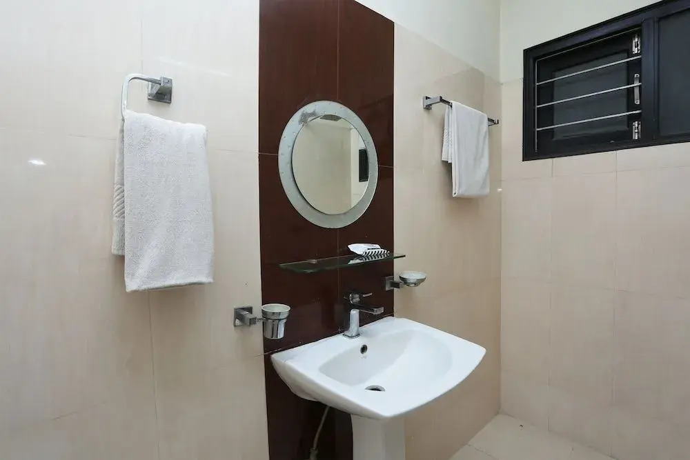 Hotel Galaxy by OYO Rooms