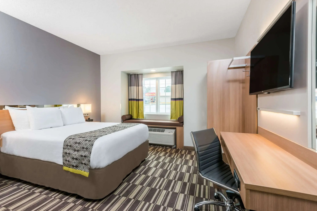 Microtel Inn & Suites by Wyndham New Martinsville