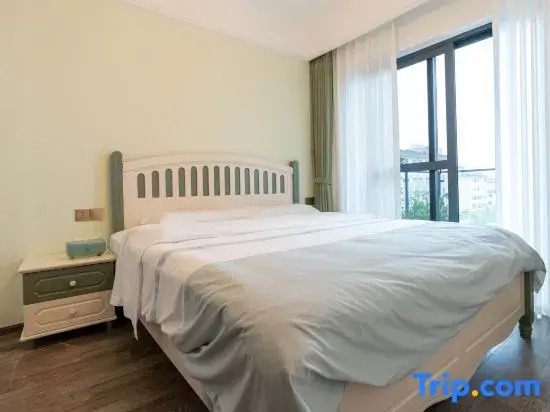 Shennong Huayu Hot Spring Homestay with Sky Garden.