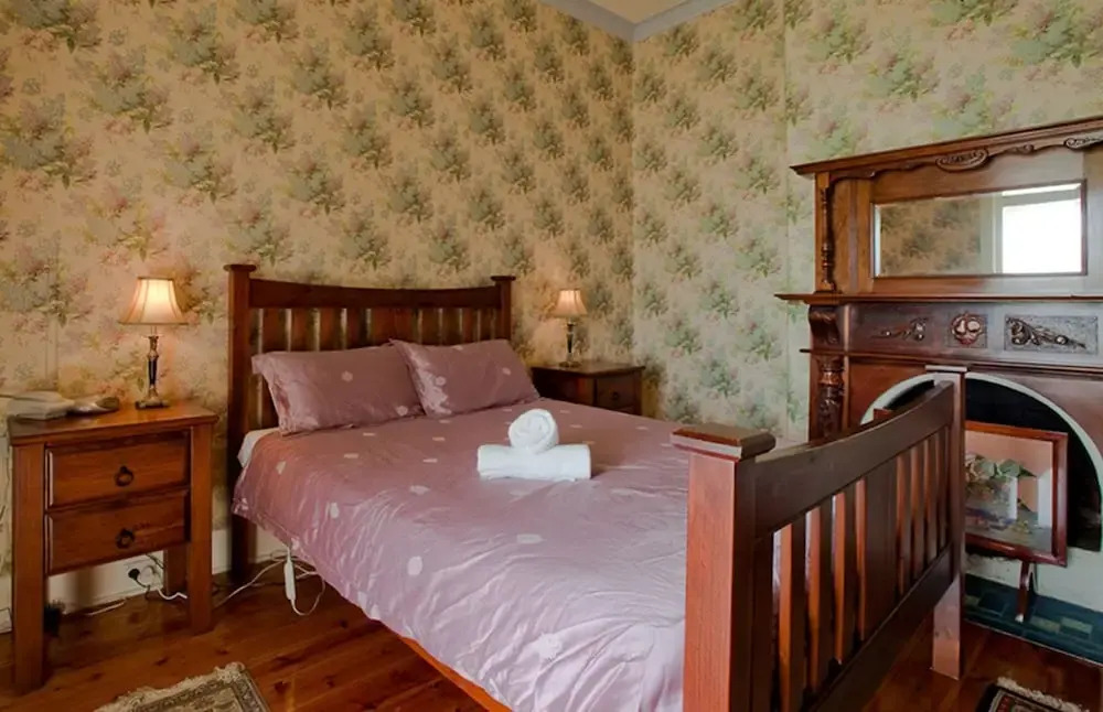 Seaton on Spence - Old world charm with modern living