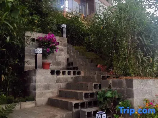 Yunshang Tianshang Jianyue Hostel