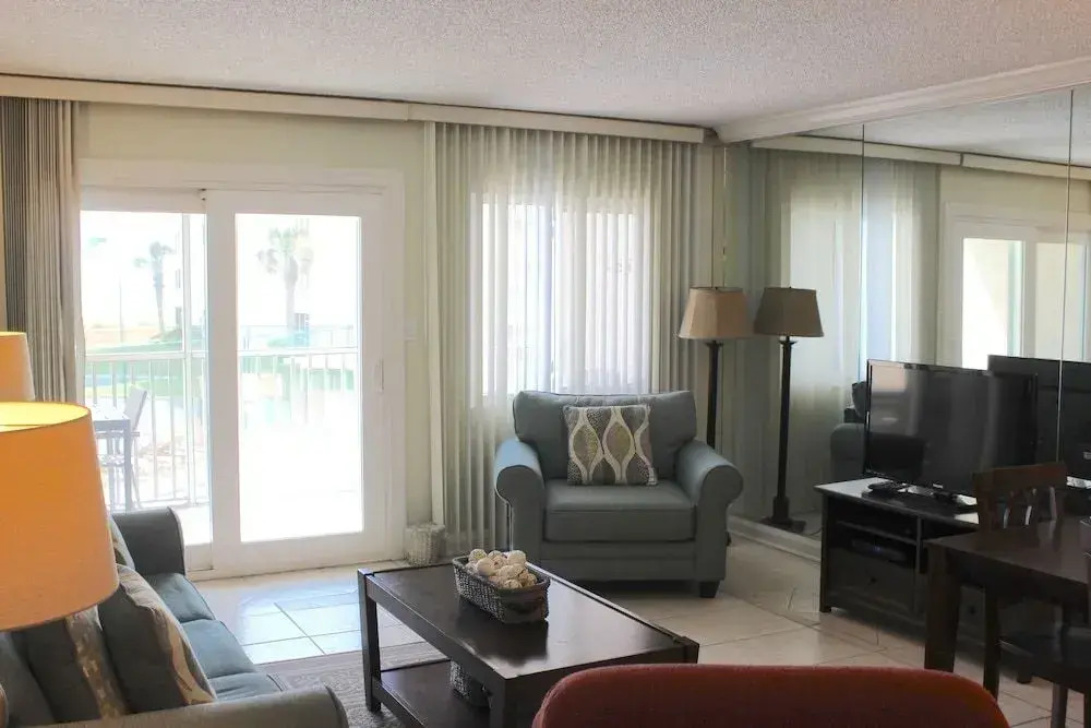 Gulf Shore Condo #214 - 1 Br condo by RedAwning