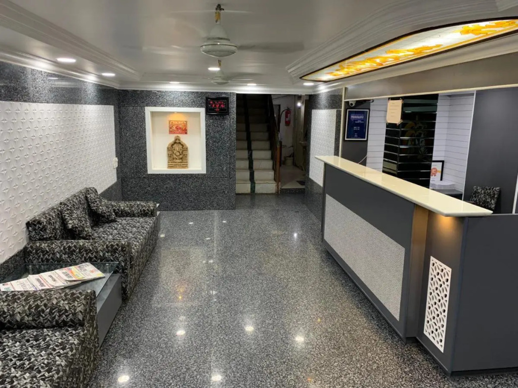 Collection O Railway Station formerly Hotel Okasu