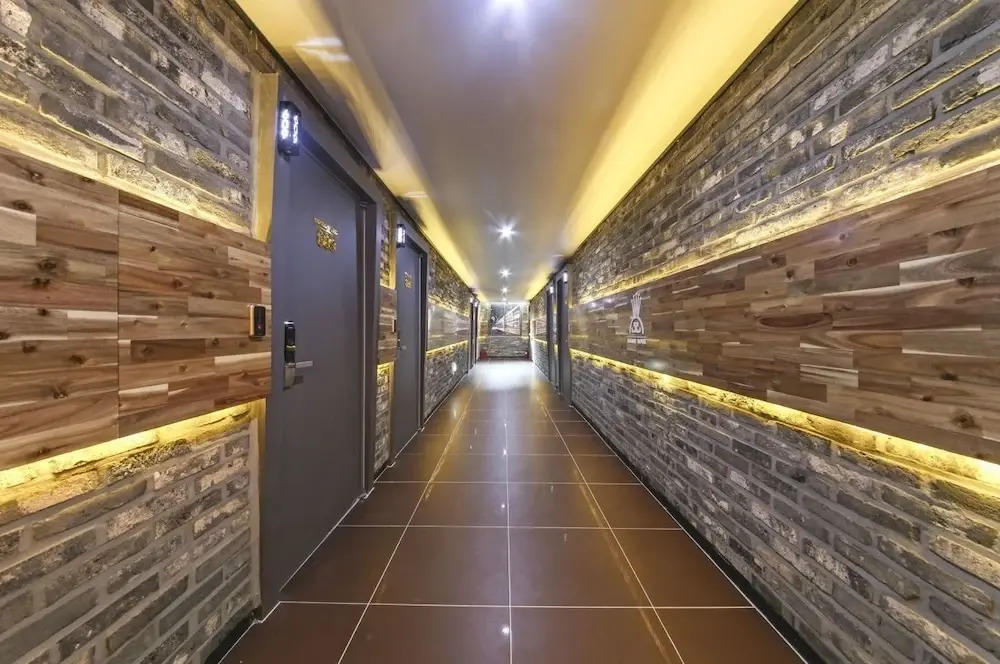 Luxury Motel
