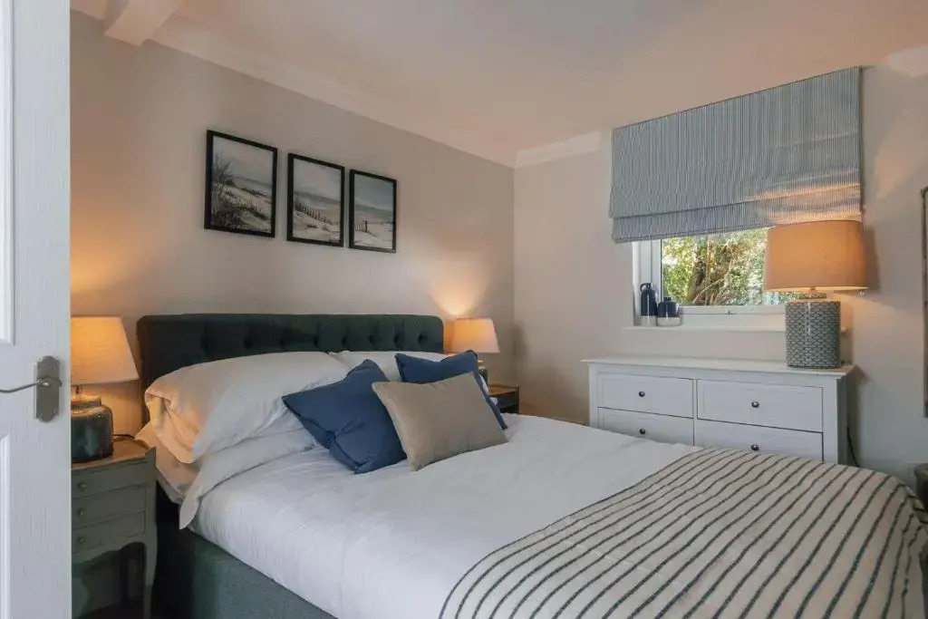 Stunning 4 bed with hot tub - walking distance to Cromer beach and town
