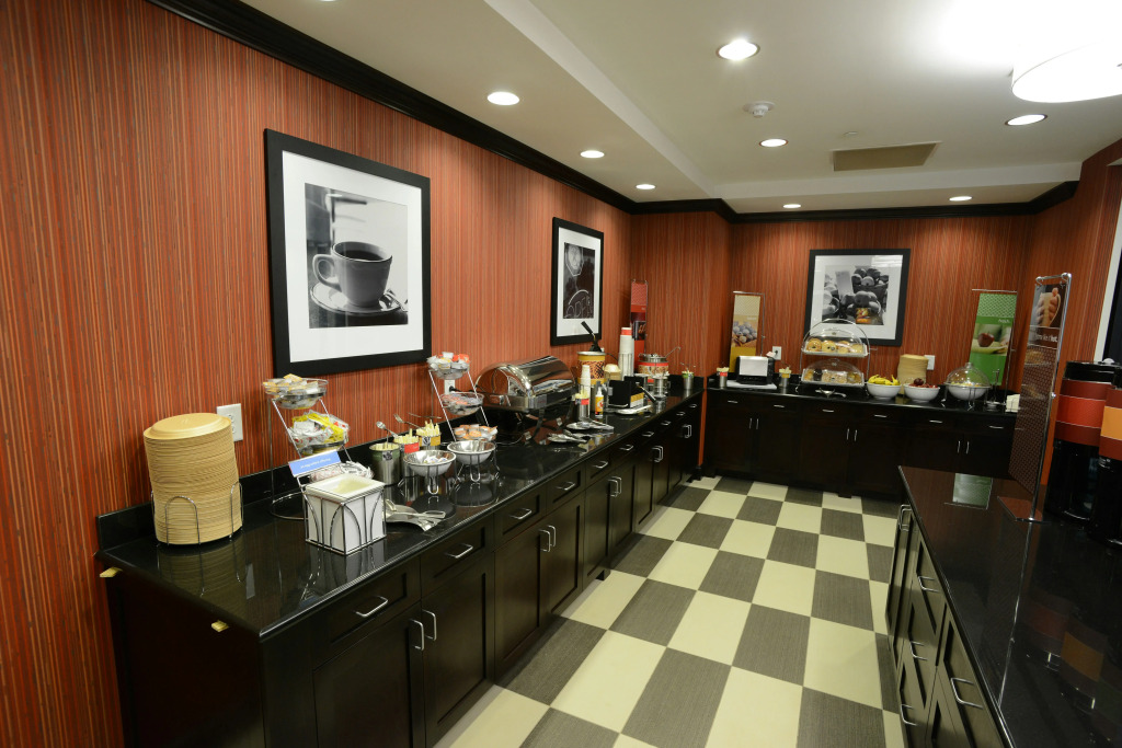 Hampton Inn & Suites Albany at Albany Mall