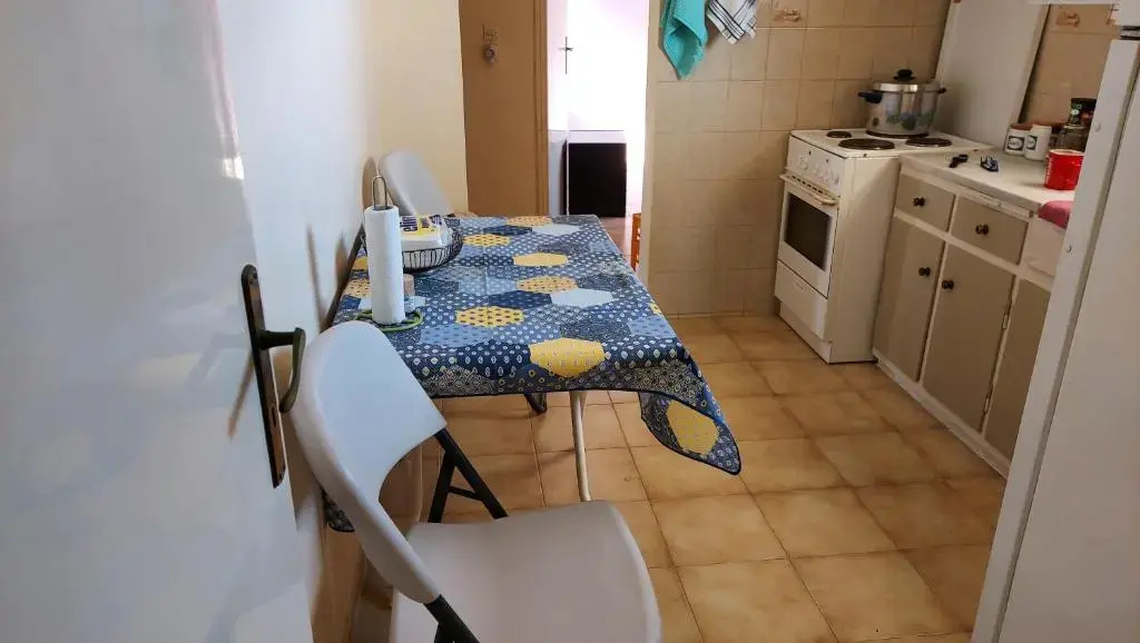 Airport Friendly House 2
