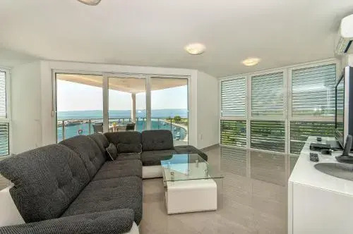 Ap 4 2 In One Of The Most Luxury Building In Omis