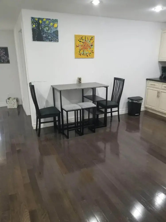2 Bed Rooms Shared Brooklyn Apartment